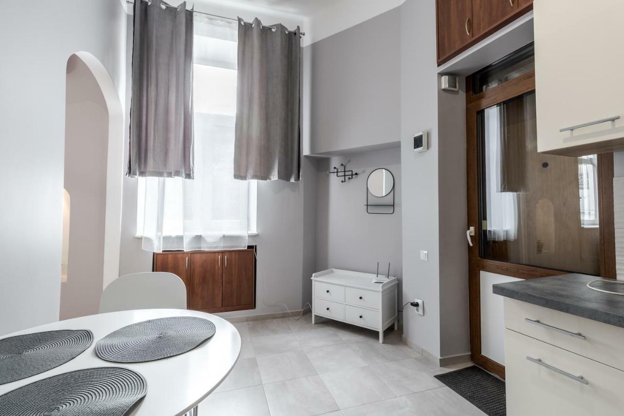 Midwheel Apartment 9 Lviv Exteriör bild