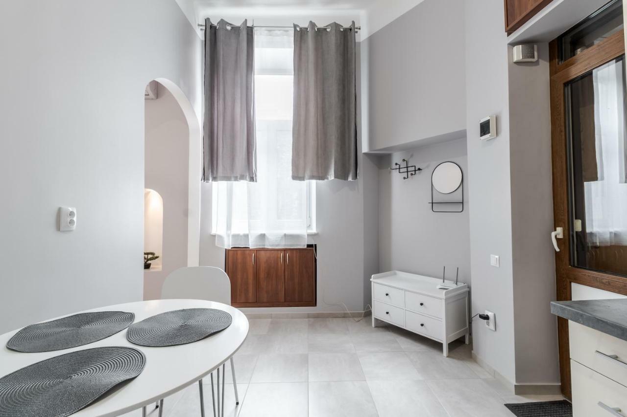 Midwheel Apartment 9 Lviv Exteriör bild