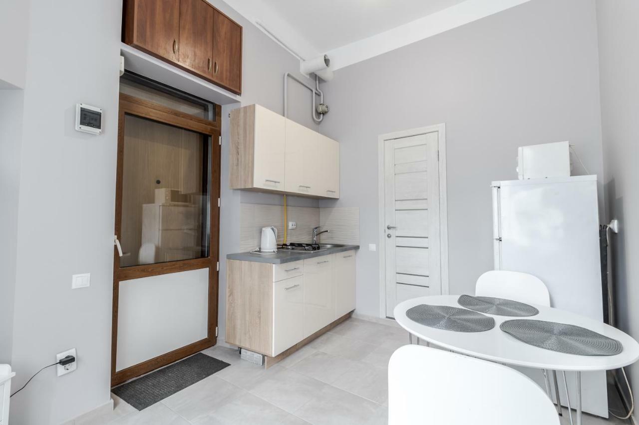 Midwheel Apartment 9 Lviv Exteriör bild